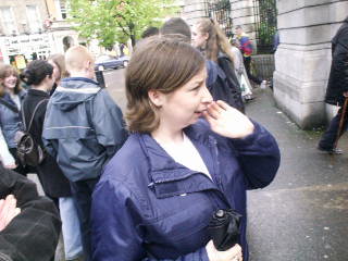 loulou summons the other Phishies to prayer!