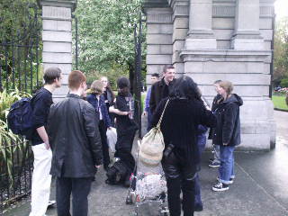Back at the gates AGAIN, let's all wander around Dublin looking for less soggy places to hang out!