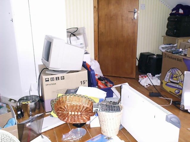 mess2.jpg (46276 bytes)