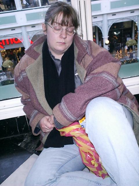 xmsleeps.jpg (51222 bytes)